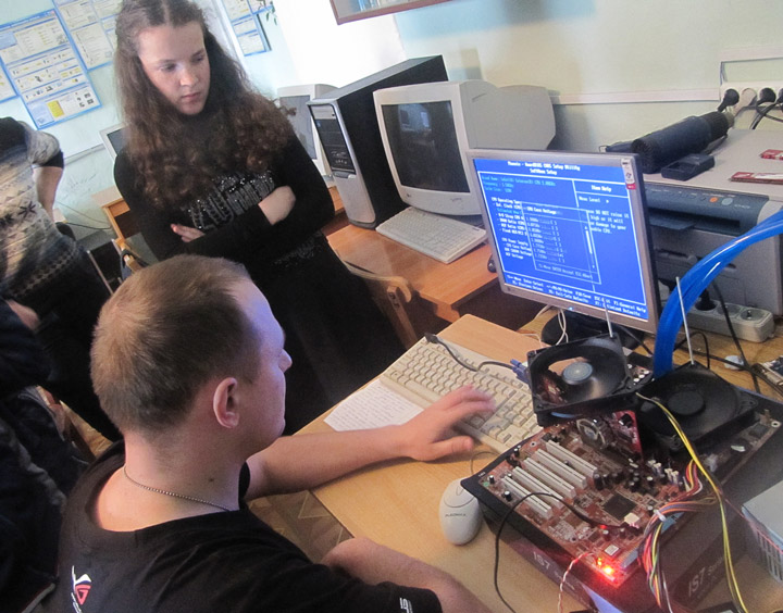 Оверклокинг в школе: Freedom2686