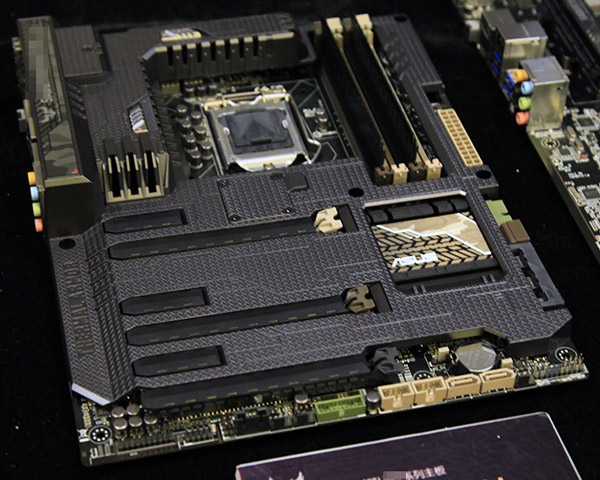 Материнская плата Asus Sabertooth Z97 Mark 1 Материнская плата Asus Sabertooth Z97 Mark 1