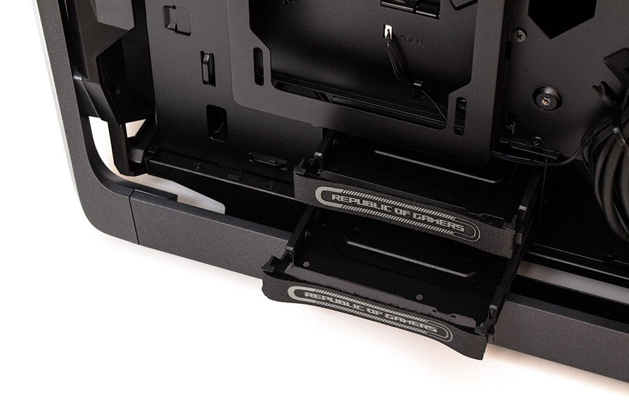 ASUS ROG Hyperion GR701