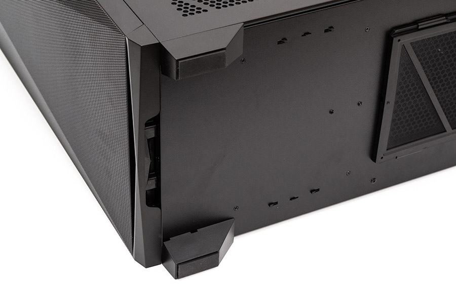 MSI MPG Gungnir 300R Airflow