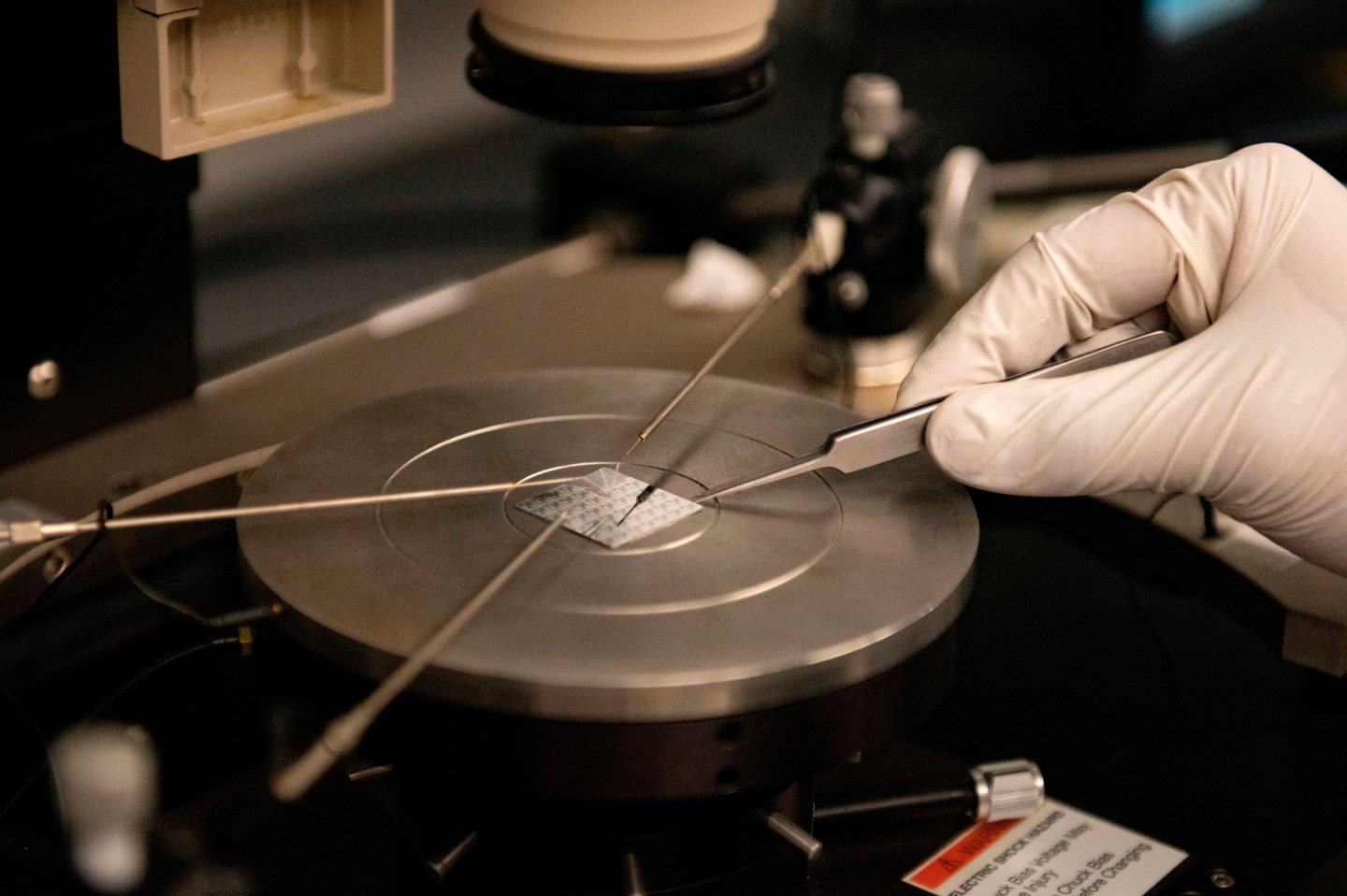 Американские ученые разработали коллоидный термоинтерфейс, который на 70% лучше жидкого металла