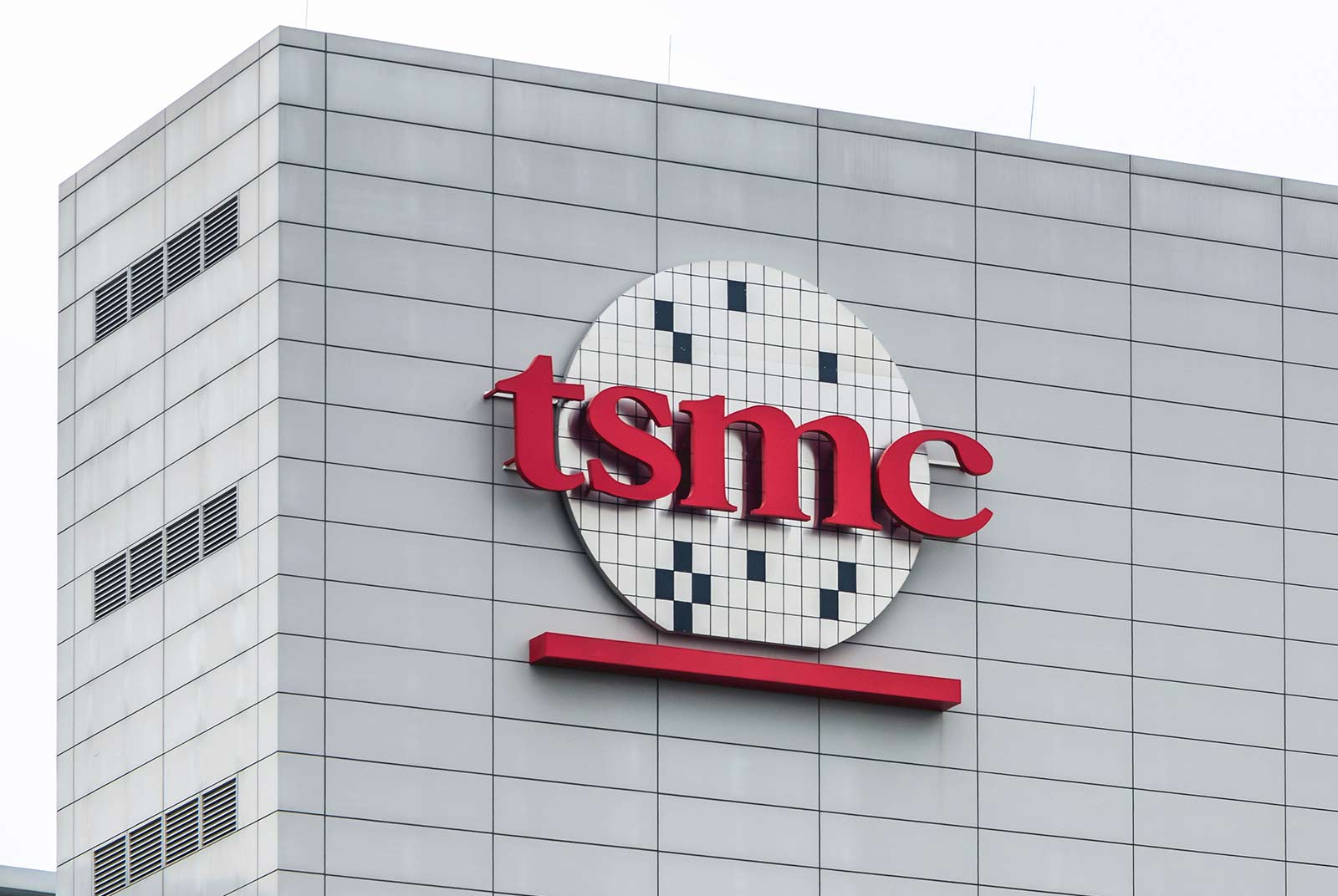 Производственные линии TSMC по выпуску 5-нм и 3-нм чипов загружены на 100%
