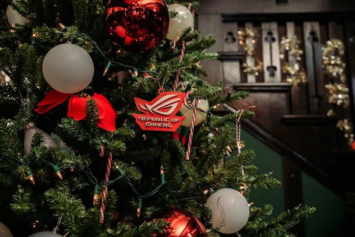 Что подарить геймеру на Новый год — выбираем премиальные подарки для близких вместе с ASUS