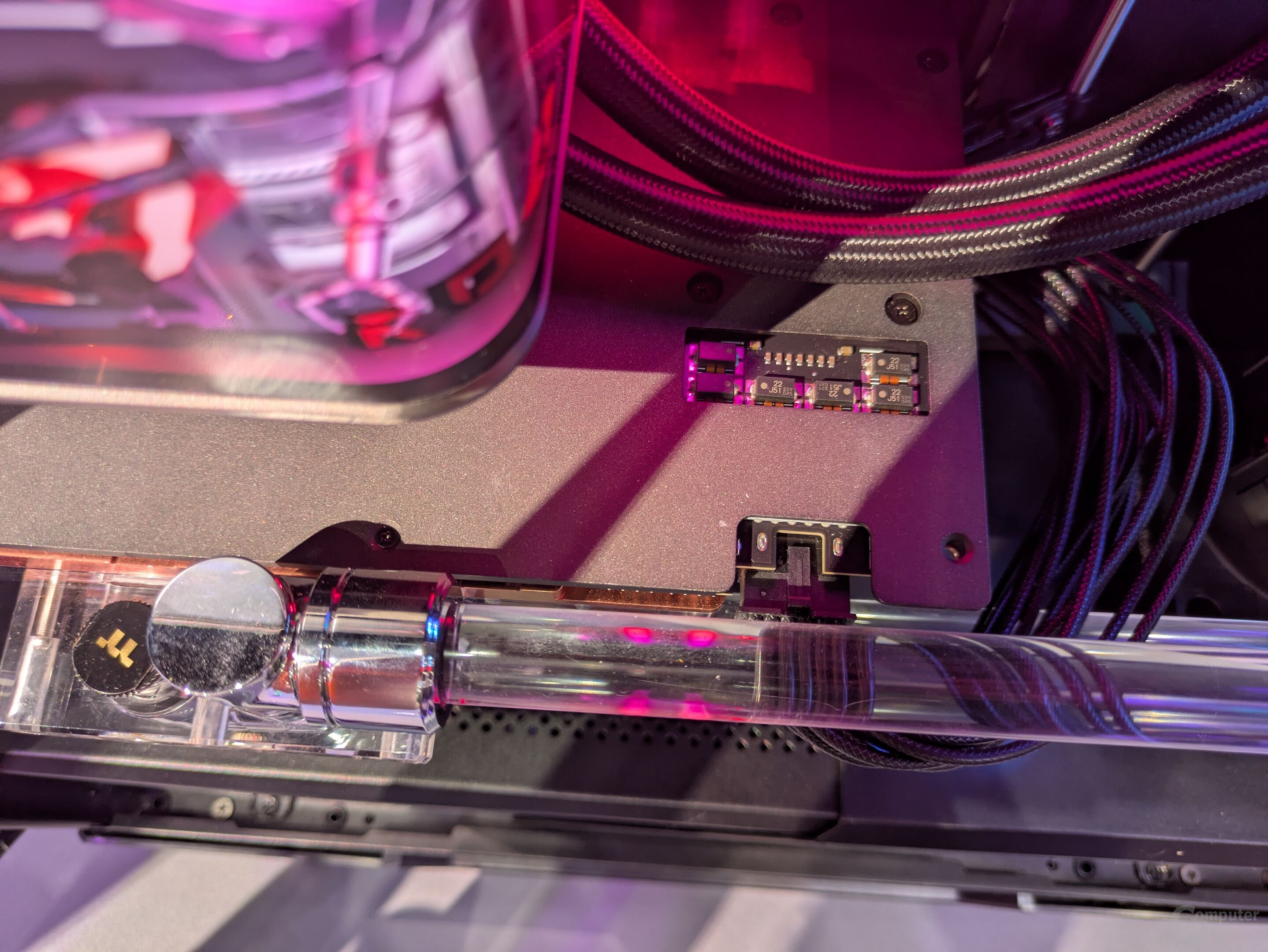 ASUS показала 48-вольтовую GeForce RTX 5090: более 1000 Вт через кабель 12V-2x6