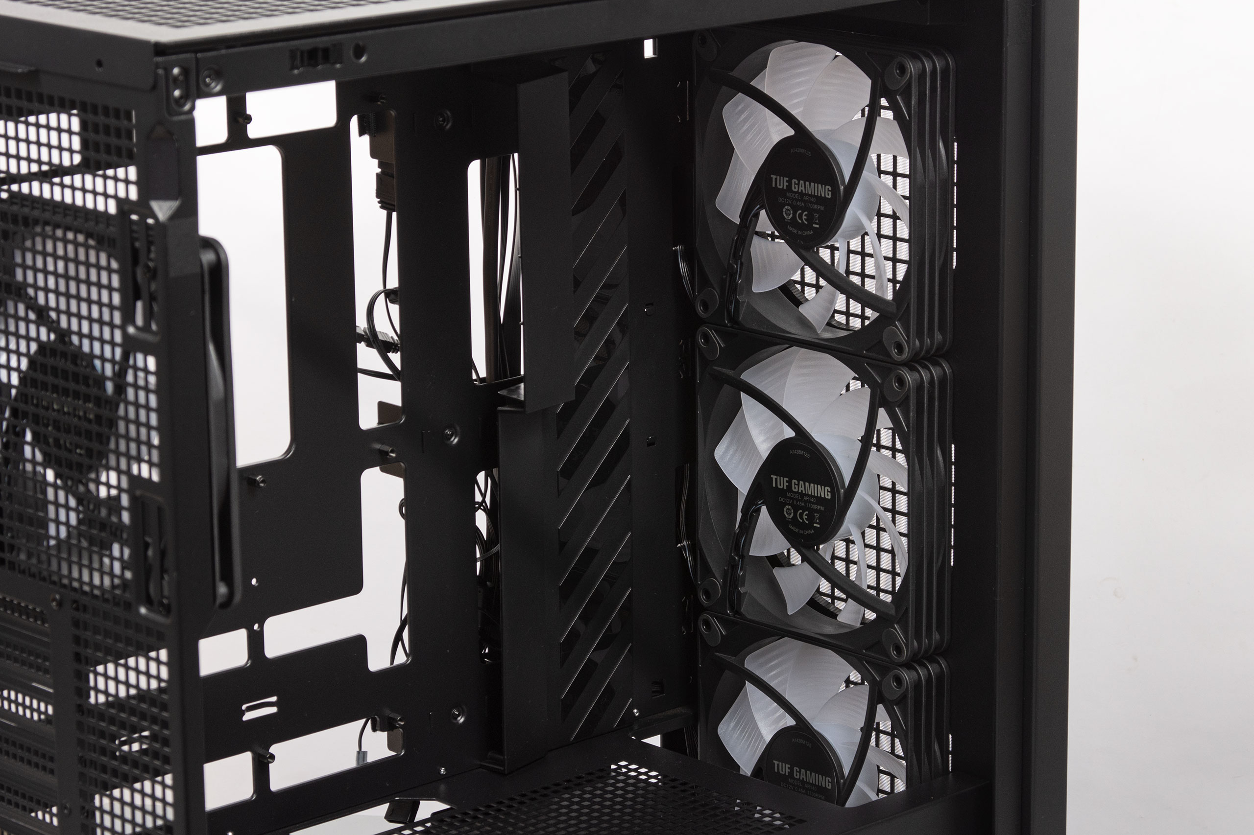 Обзор корпуса ASUS TUF Gaming GT302 ARGB формата BTF Edition