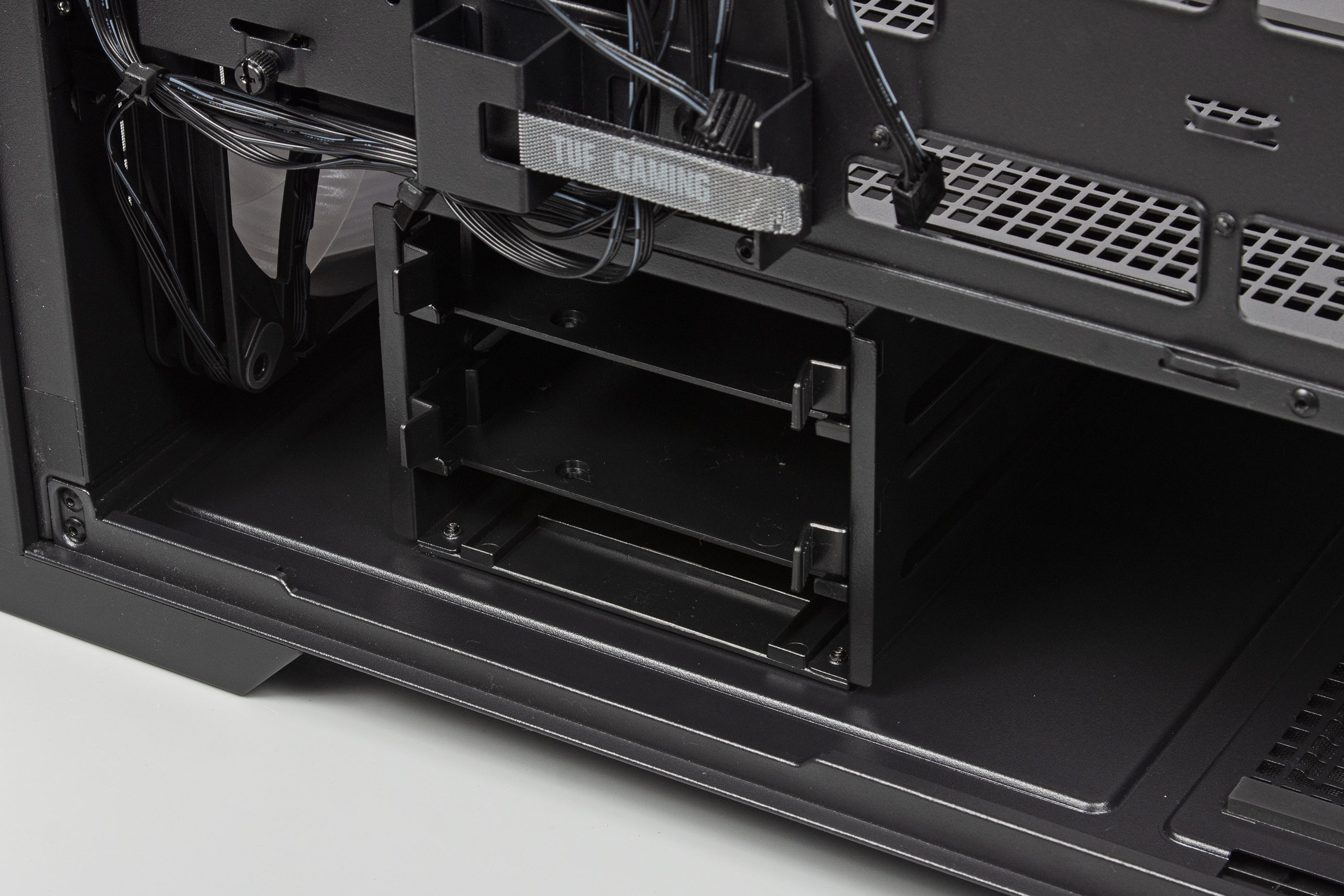 Обзор корпуса ASUS TUF Gaming GT302 ARGB формата BTF Edition