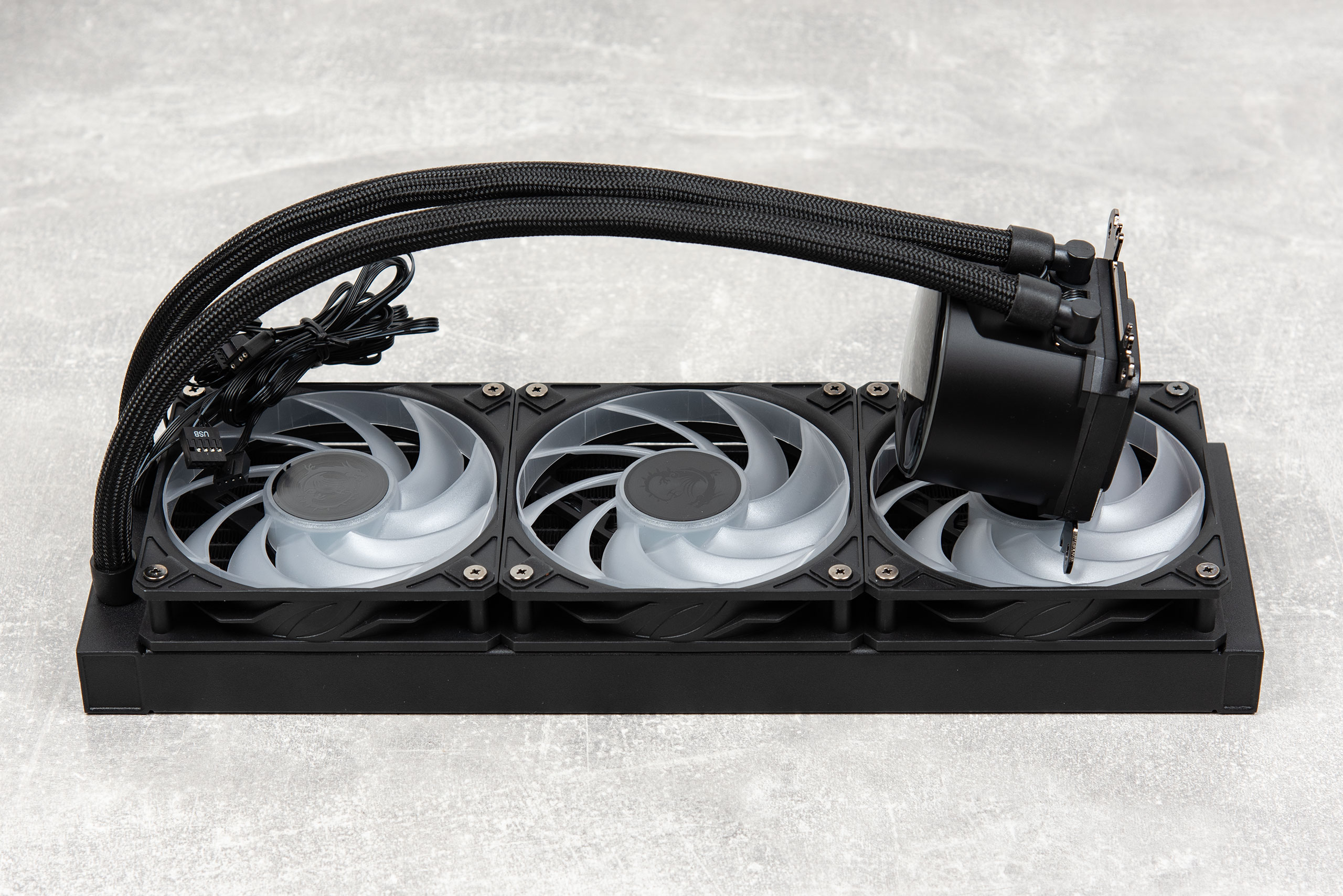 Огляд та тестування системи рідинного охолодження MSI MPG Coreliquid P13 360. Ігри та відео на екрані AiO?!