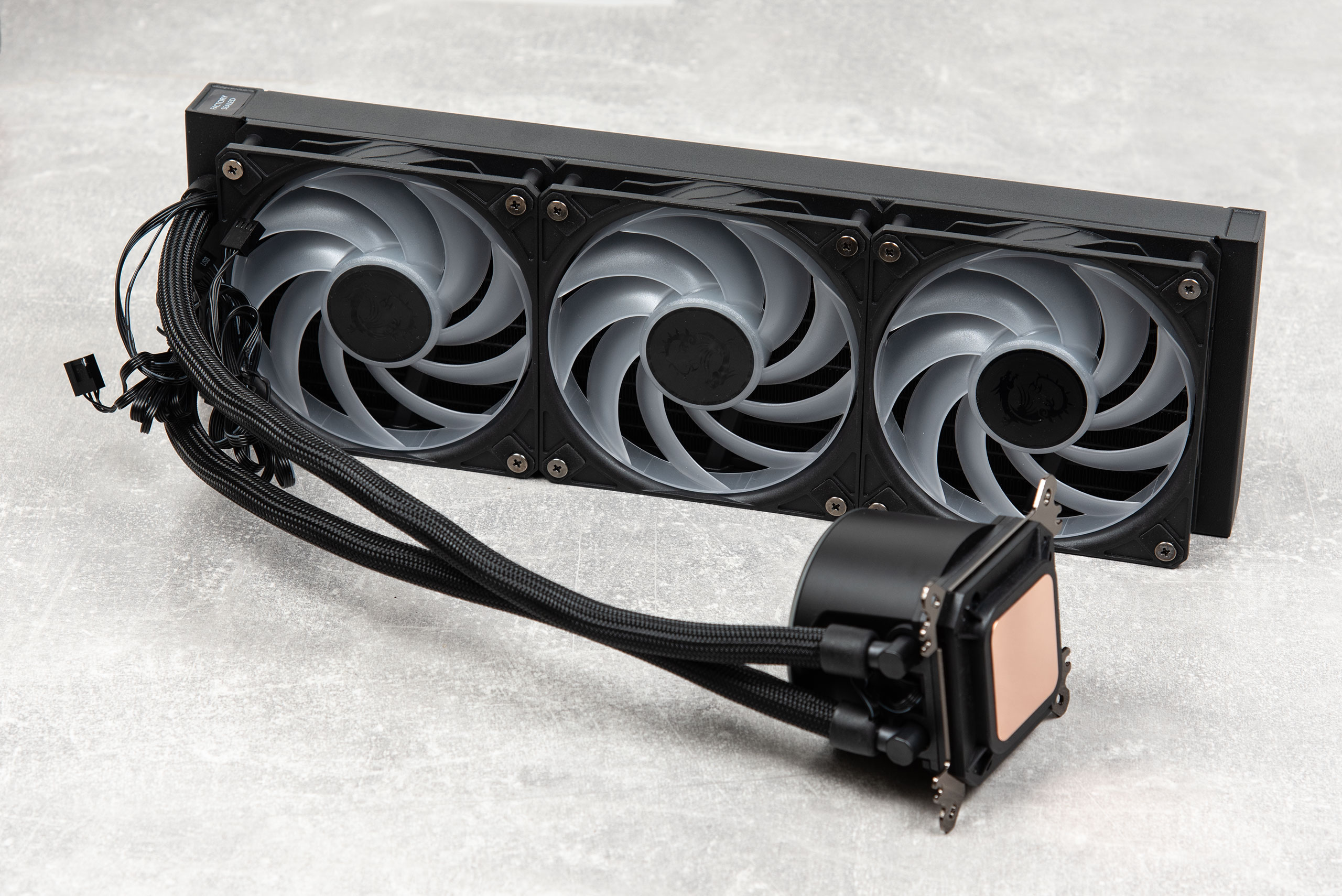 Огляд та тестування системи рідинного охолодження MSI MPG Coreliquid P13 360. Ігри та відео на екрані AiO?!