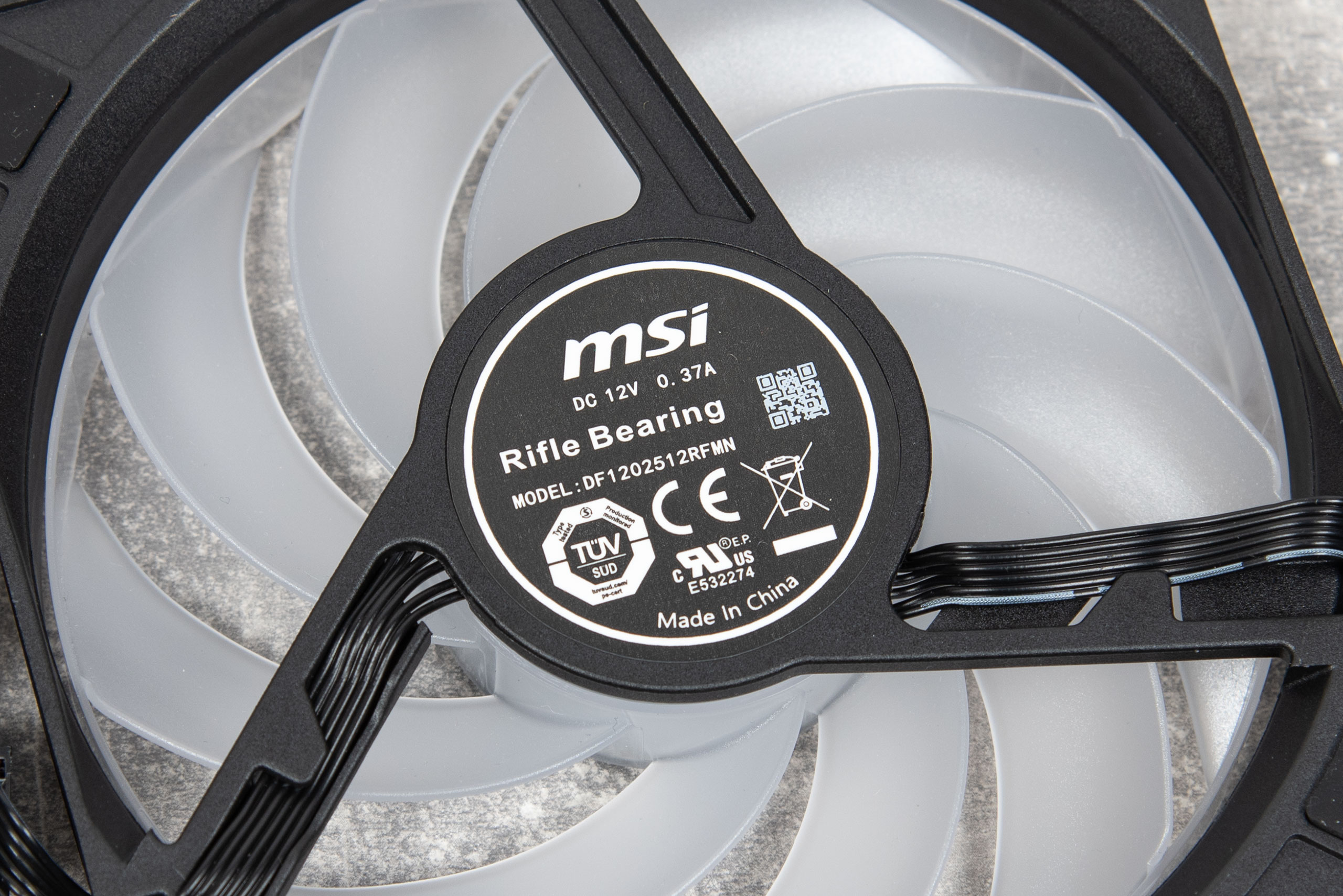 Огляд та тестування системи рідинного охолодження MSI MPG Coreliquid P13 360. Ігри та відео на екрані AiO?!