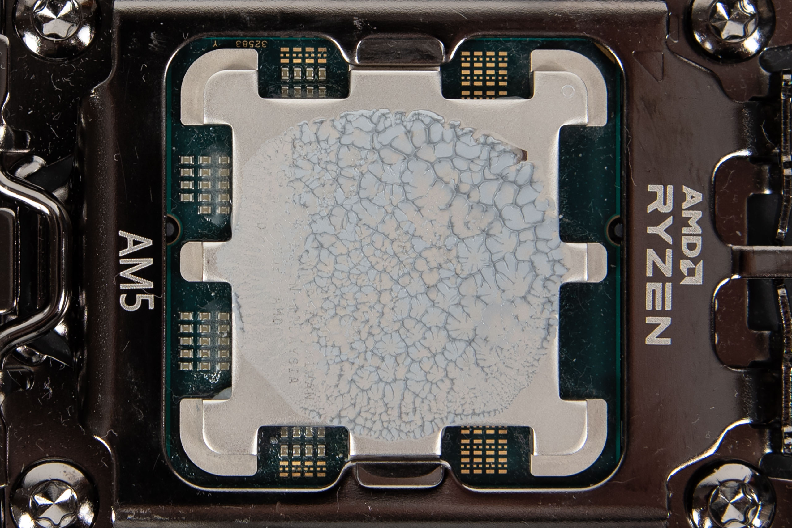 Огляд та тестування системи рідинного охолодження MSI MPG Coreliquid P13 360. Ігри та відео на екрані AiO?!