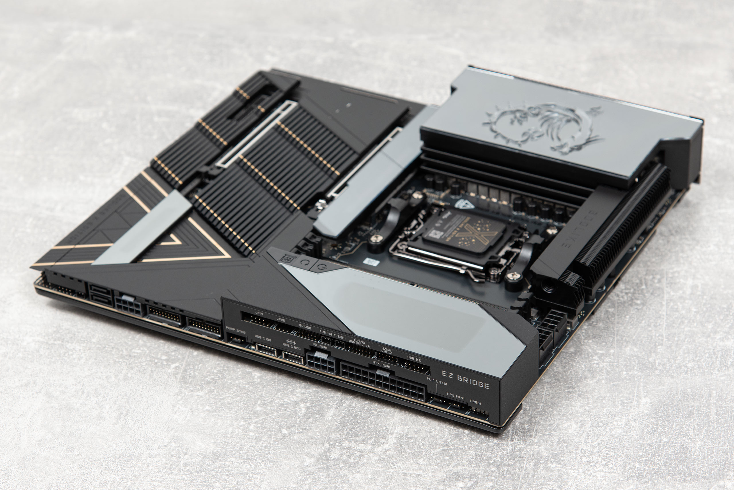 Обзор и тестирование материнской платы MSI MEG X870E GODLIKE X