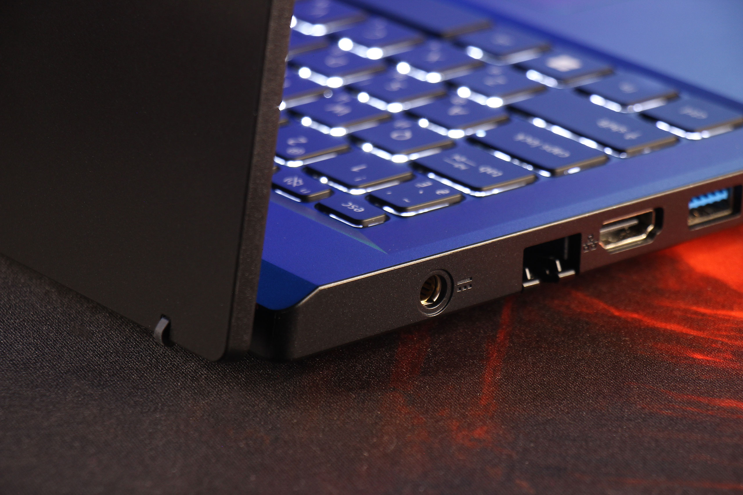 Обзор и тестирование игрового 15″ ноутбука Acer Nitro V 15 ANV15-41 на базе процессора AMD Ryzen 5 7535HS и видеокарты Nvidia GeForce RTX 4060 в комплекте с геймпадом Acer Nitro NRG300