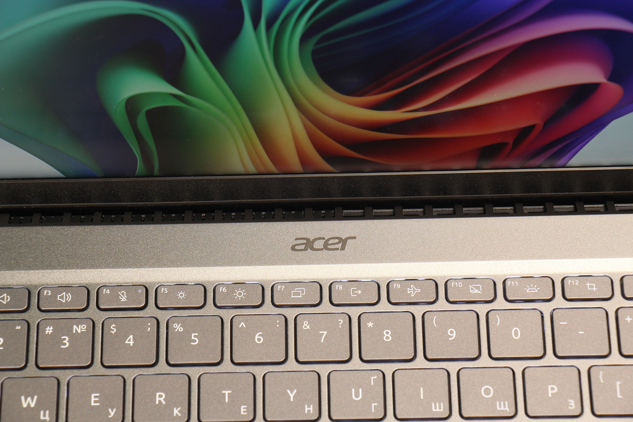Огляд та тестування Copilot+ ноутбука Acer Swift 14 AI (SF14-11-X6V5) на базі процесора Snapdragon X Plus