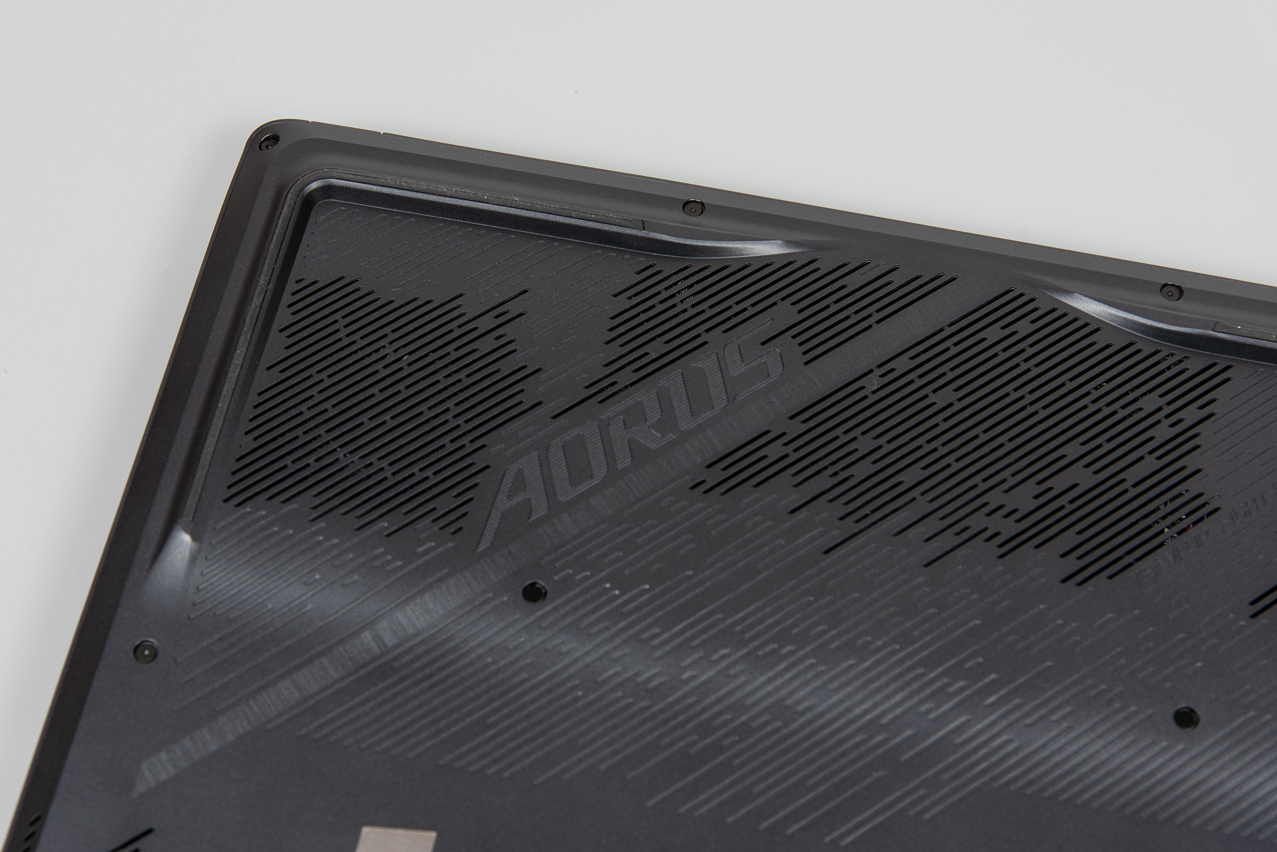 Обзор и тестирование игрового 16″ ноутбука Gigabyte Aorus 16X (2024) на базе процессора Intel Core i9-14900HX и видеокарты Nvidia GeForce RTX 4070