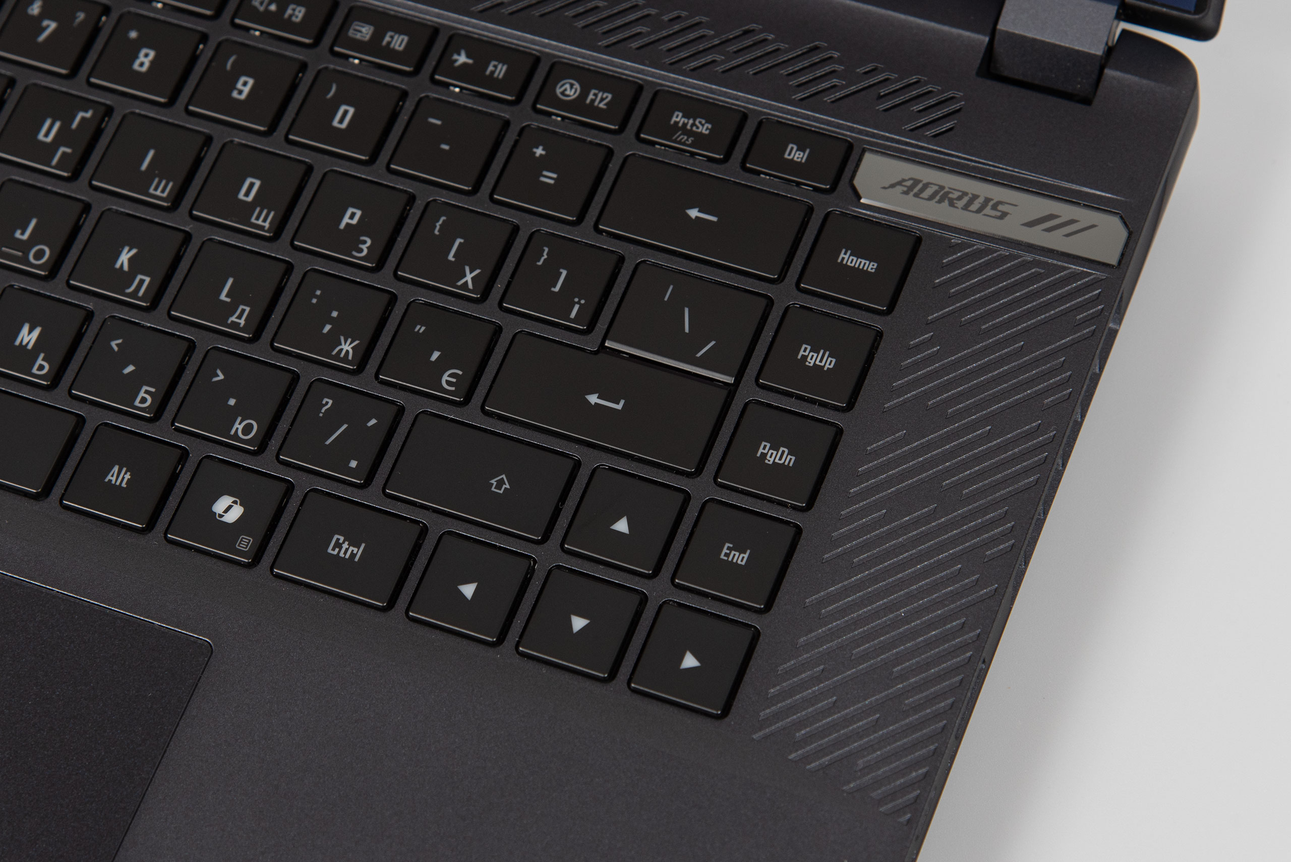 Обзор и тестирование игрового 16″ ноутбука Gigabyte Aorus 16X (2024) на базе процессора Intel Core i9-14900HX и видеокарты Nvidia GeForce RTX 4070