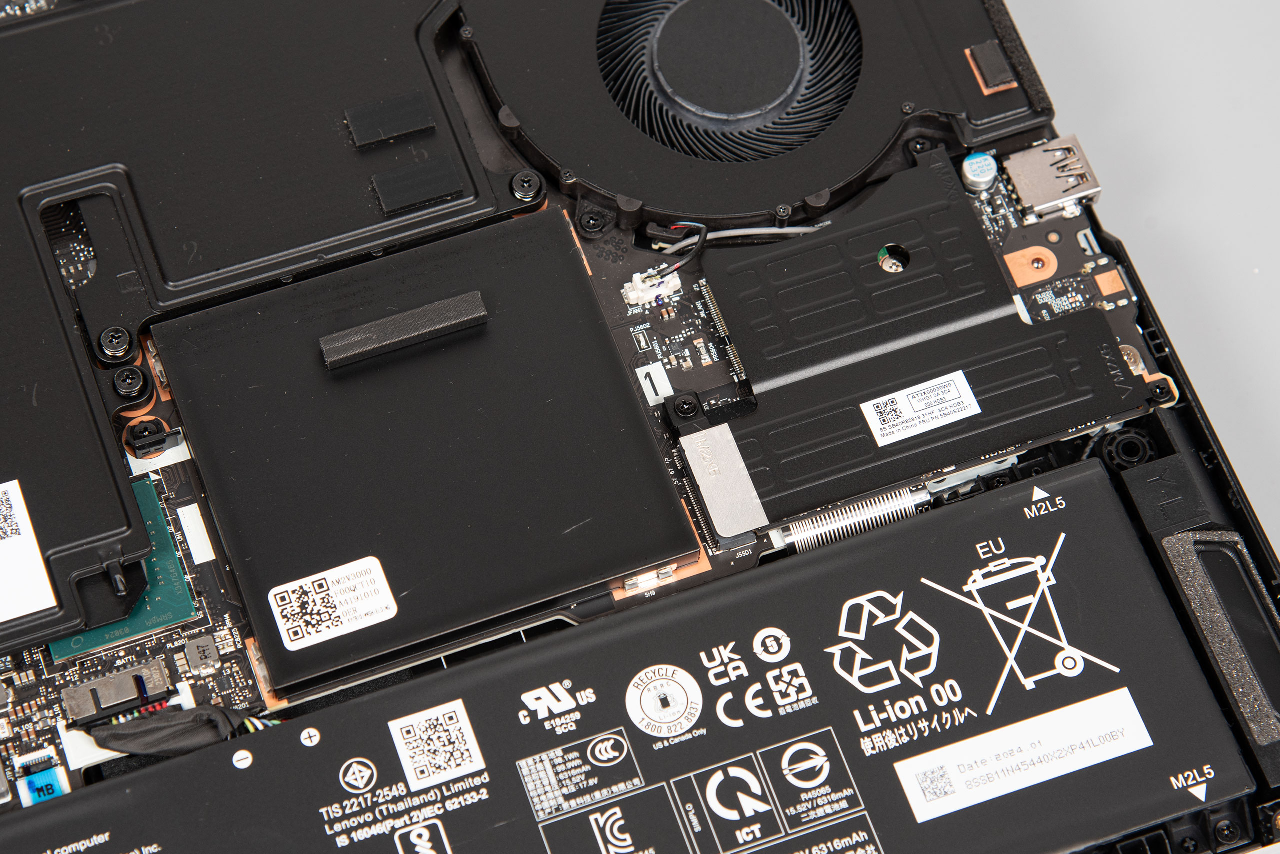 Огляд та тестування 16″ ноутбука Lenovo Legion Pro 7i 16IRX9H на базі процесора Intel Core i9-14900HX та відеокарти Nvidia GeForce RTX 4090