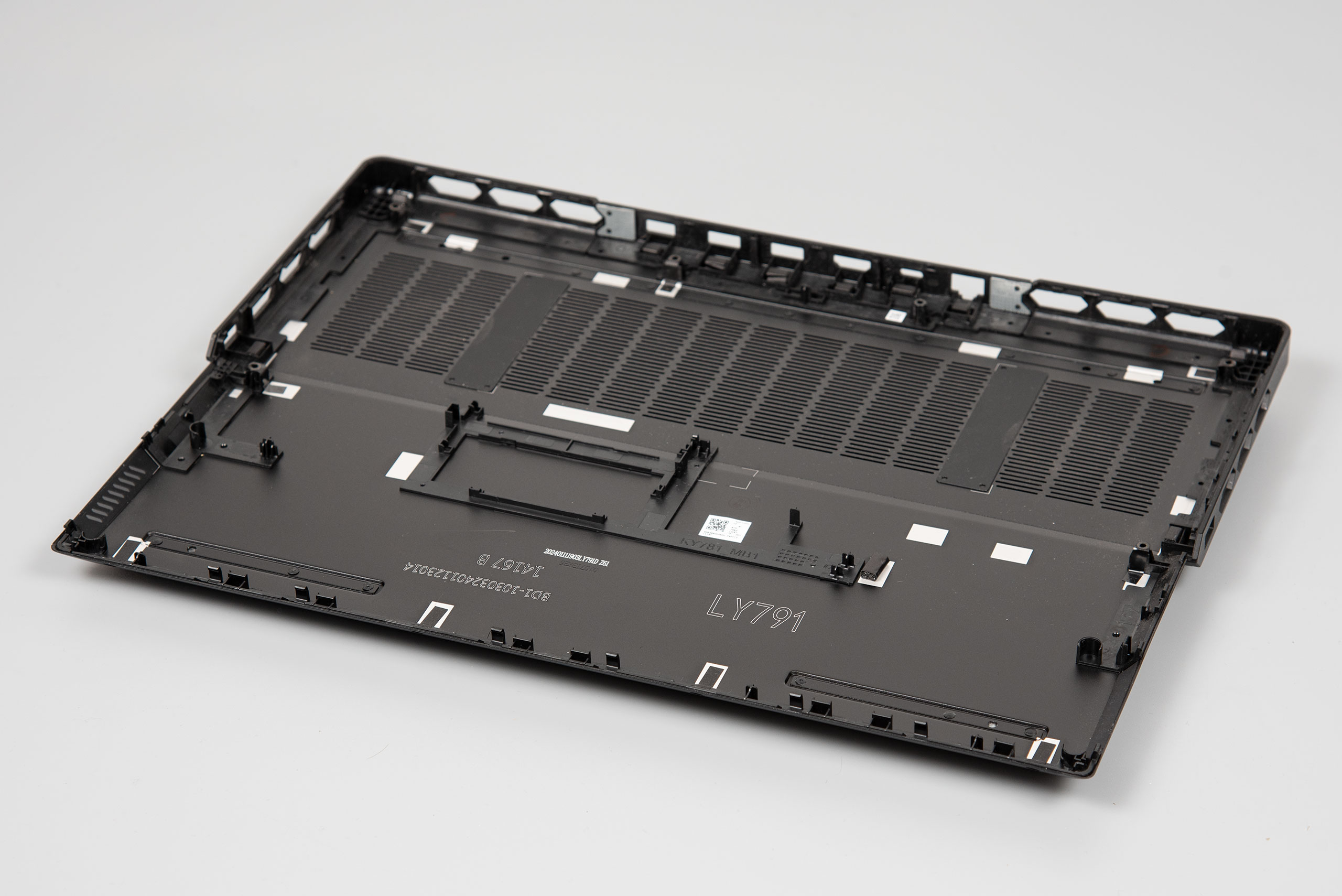 Огляд та тестування 16″ ноутбука Lenovo Legion Pro 7i 16IRX9H на базі процесора Intel Core i9-14900HX та відеокарти Nvidia GeForce RTX 4090