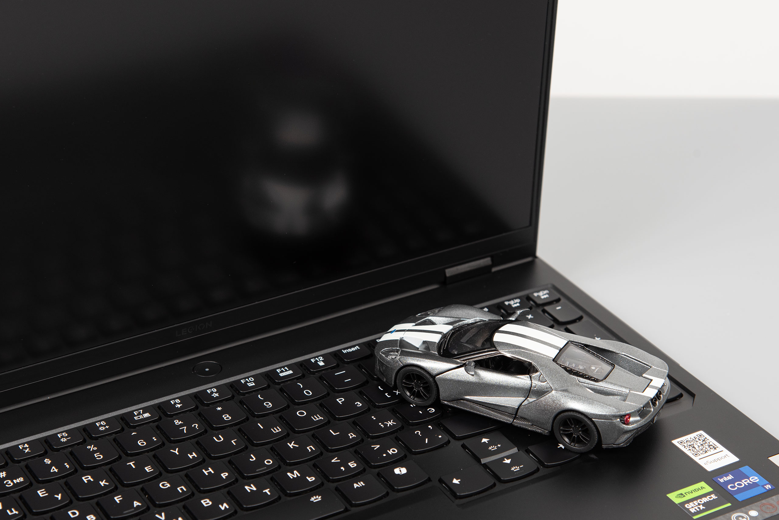 Огляд та тестування 16″ ноутбука Lenovo Legion Pro 7i 16IRX9H на базі процесора Intel Core i9-14900HX та відеокарти Nvidia GeForce RTX 4090