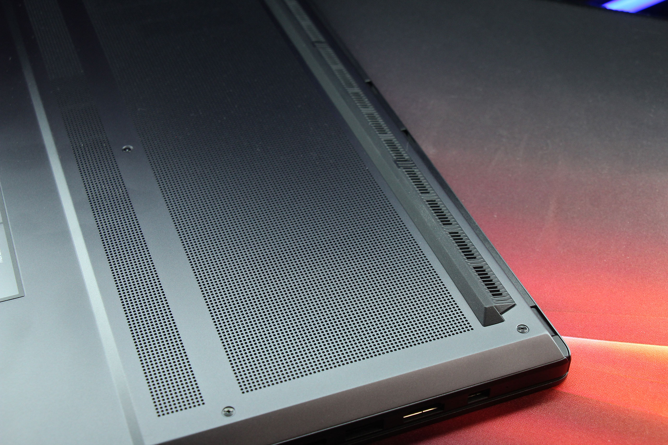 Огляд та тестування ультратонкого ігрового 14″ ноутбука ASUS ROG Zephyrus G14 (2026) GU405AW на базі процесора Intel Core Ultra 9 386H та відеокарти NVIDIA GeForce RTX 5080