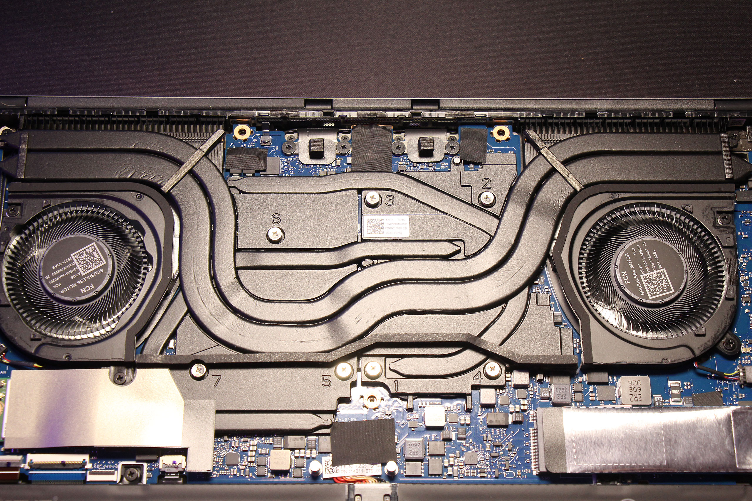Огляд та тестування ультратонкого ігрового 14″ ноутбука ASUS ROG Zephyrus G14 (2026) GU405AW на базі процесора Intel Core Ultra 9 386H та відеокарти NVIDIA GeForce RTX 5080
