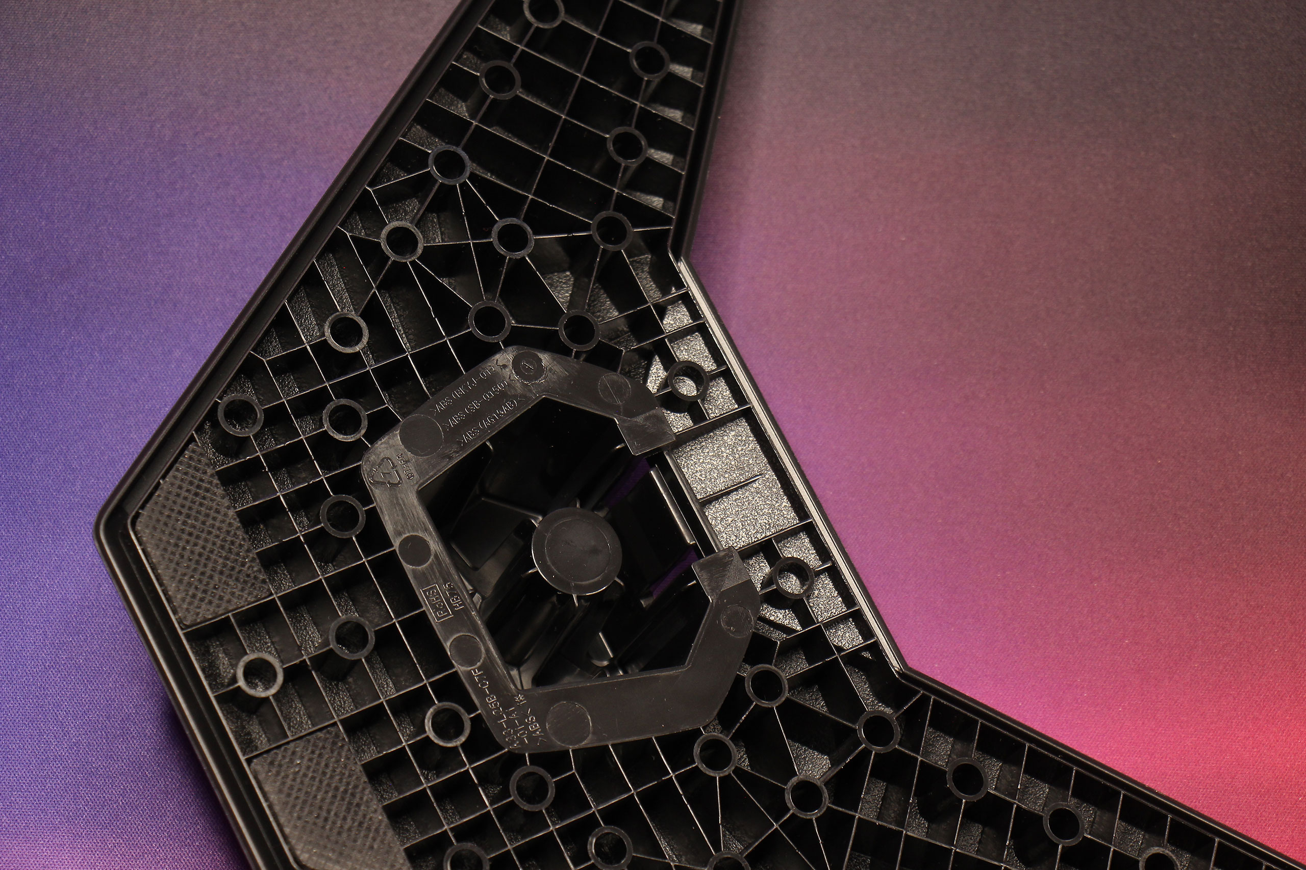 Обзор и тестирование игрового 27