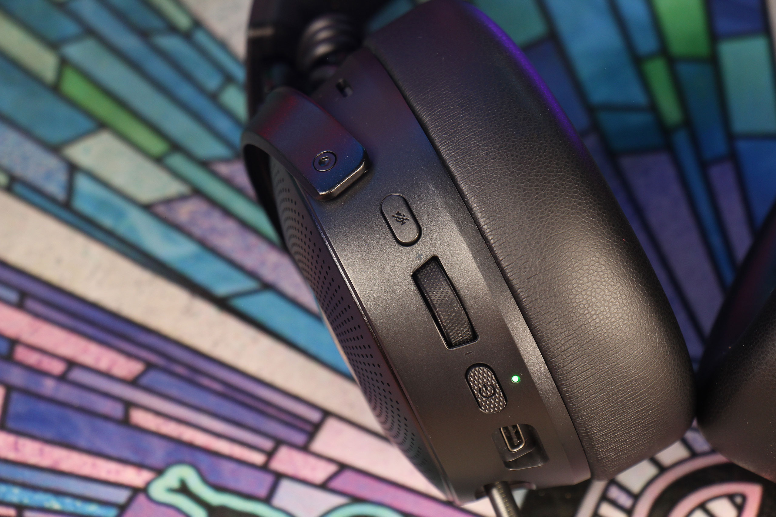 Обзор линейки игровых гарнитур Razer Kraken V4 X, V4 и V4 Pro