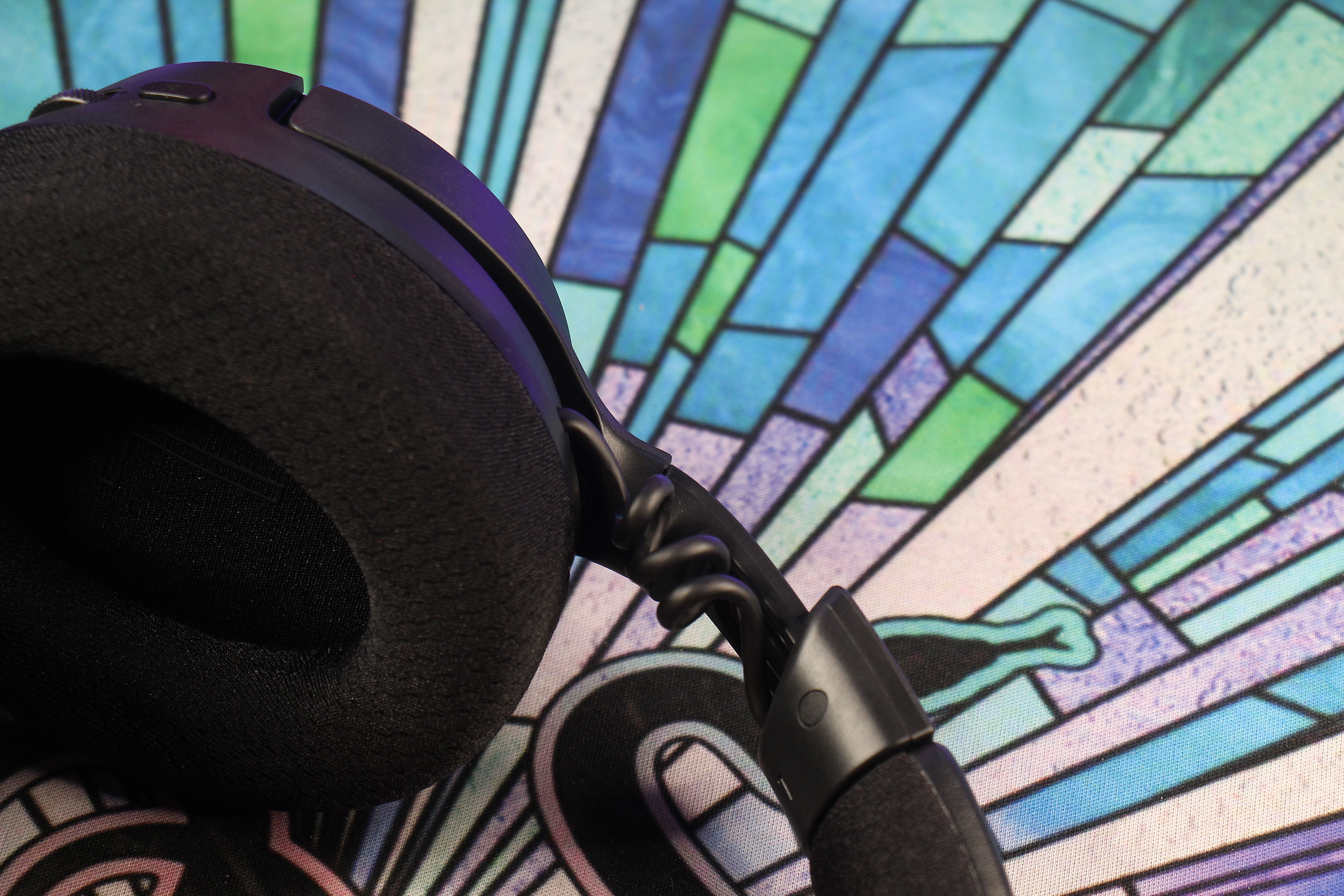 Обзор линейки игровых гарнитур Razer Kraken V4 X, V4 и V4 Pro