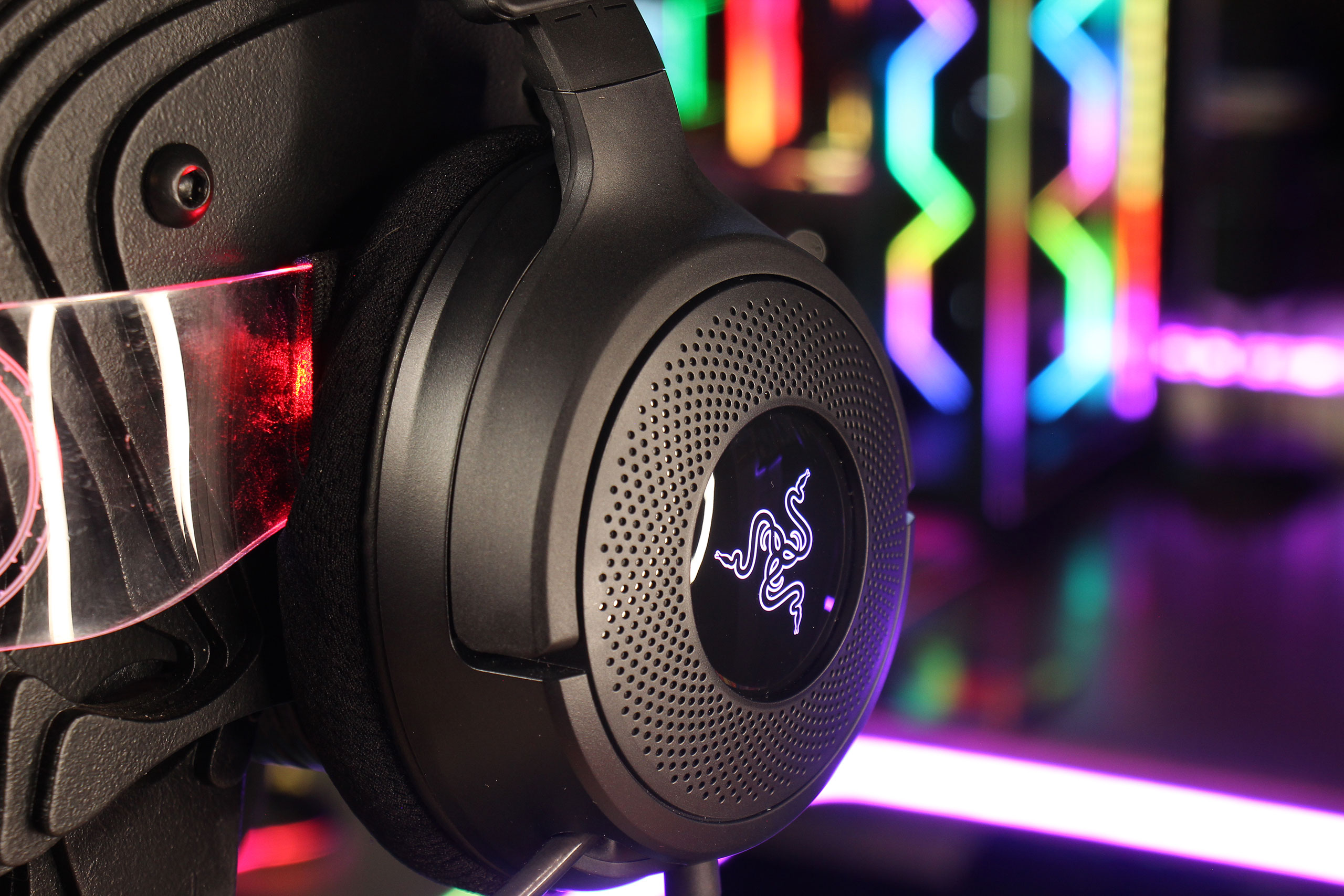 Обзор линейки игровых гарнитур Razer Kraken V4 X, V4 и V4 Pro