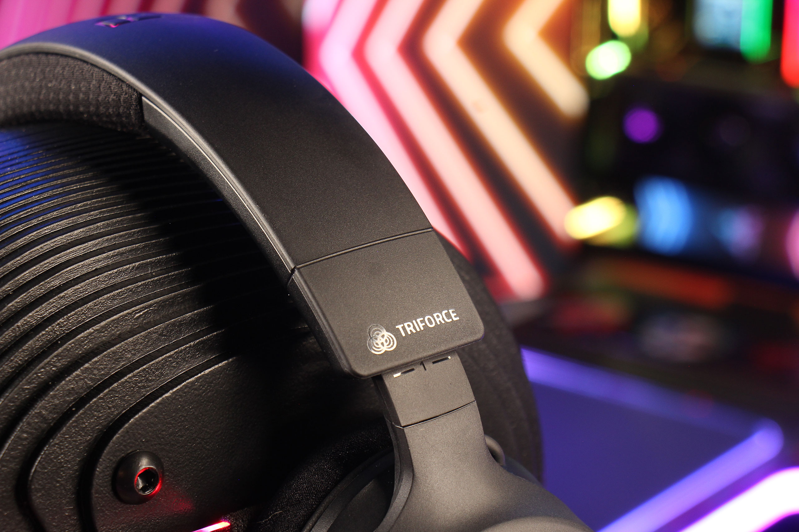 Обзор линейки игровых гарнитур Razer Kraken V4 X, V4 и V4 Pro