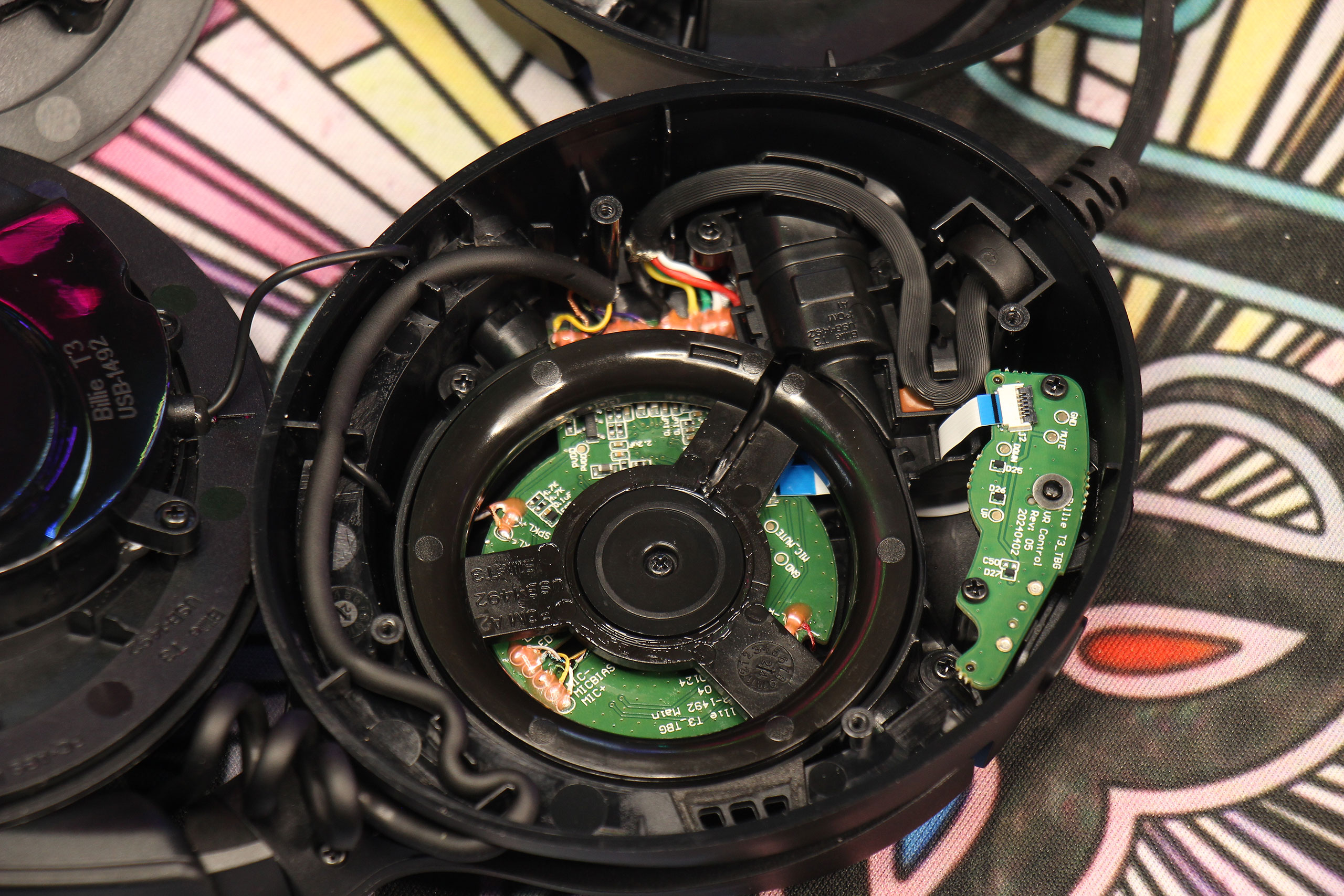 Обзор линейки игровых гарнитур Razer Kraken V4 X, V4 и V4 Pro