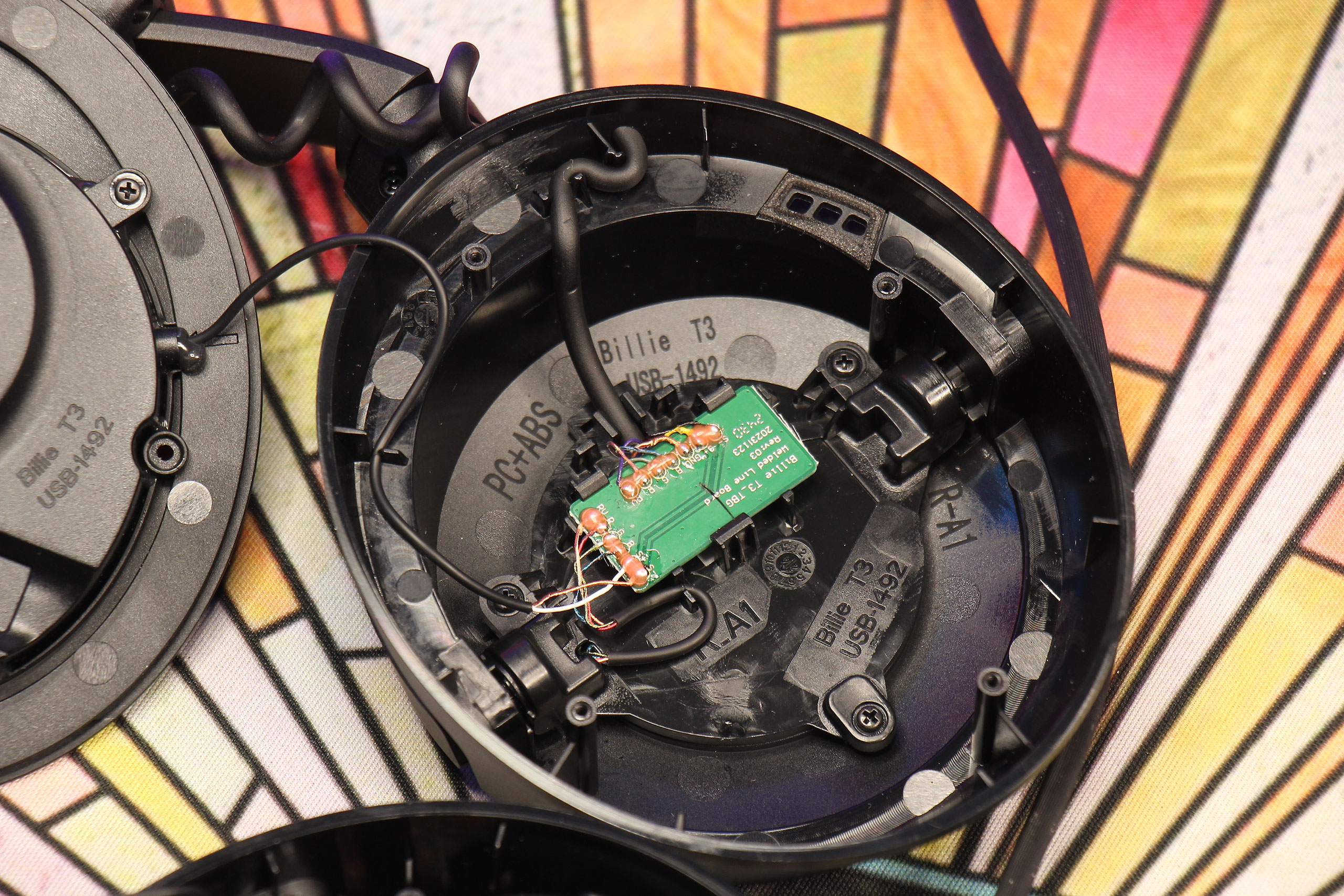 Обзор линейки игровых гарнитур Razer Kraken V4 X, V4 и V4 Pro