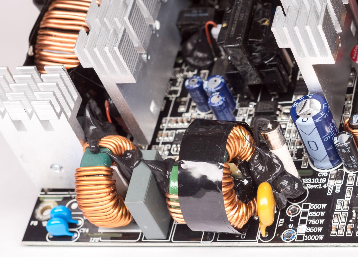 Обзор и тестирование «бронзового» блока питания Chieftec VITA SM3 BPX-850-C с поддержкой видеокарт PCIe 5.0 и мощностью 850 Вт