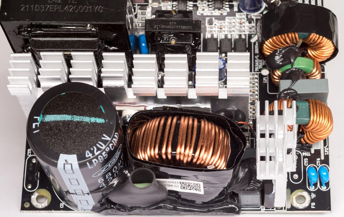 Обзор и тестирование «бронзового» блока питания Chieftec VITA SM3 BPX-850-C с поддержкой видеокарт PCIe 5.0 и мощностью 850 Вт