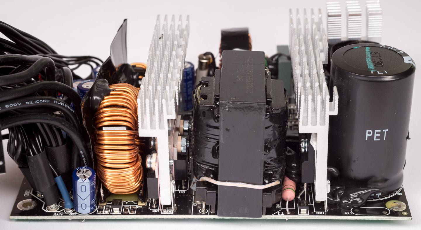 Обзор и тестирование «бронзового» блока питания Chieftec VITA SM3 BPX-850-C с поддержкой видеокарт PCIe 5.0 и мощностью 850 Вт