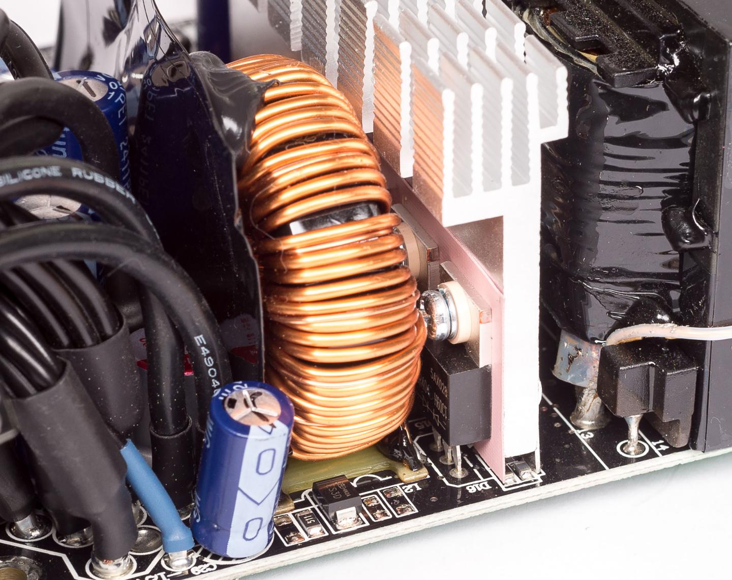 Обзор и тестирование «бронзового» блока питания Chieftec VITA SM3 BPX-850-C с поддержкой видеокарт PCIe 5.0 и мощностью 850 Вт