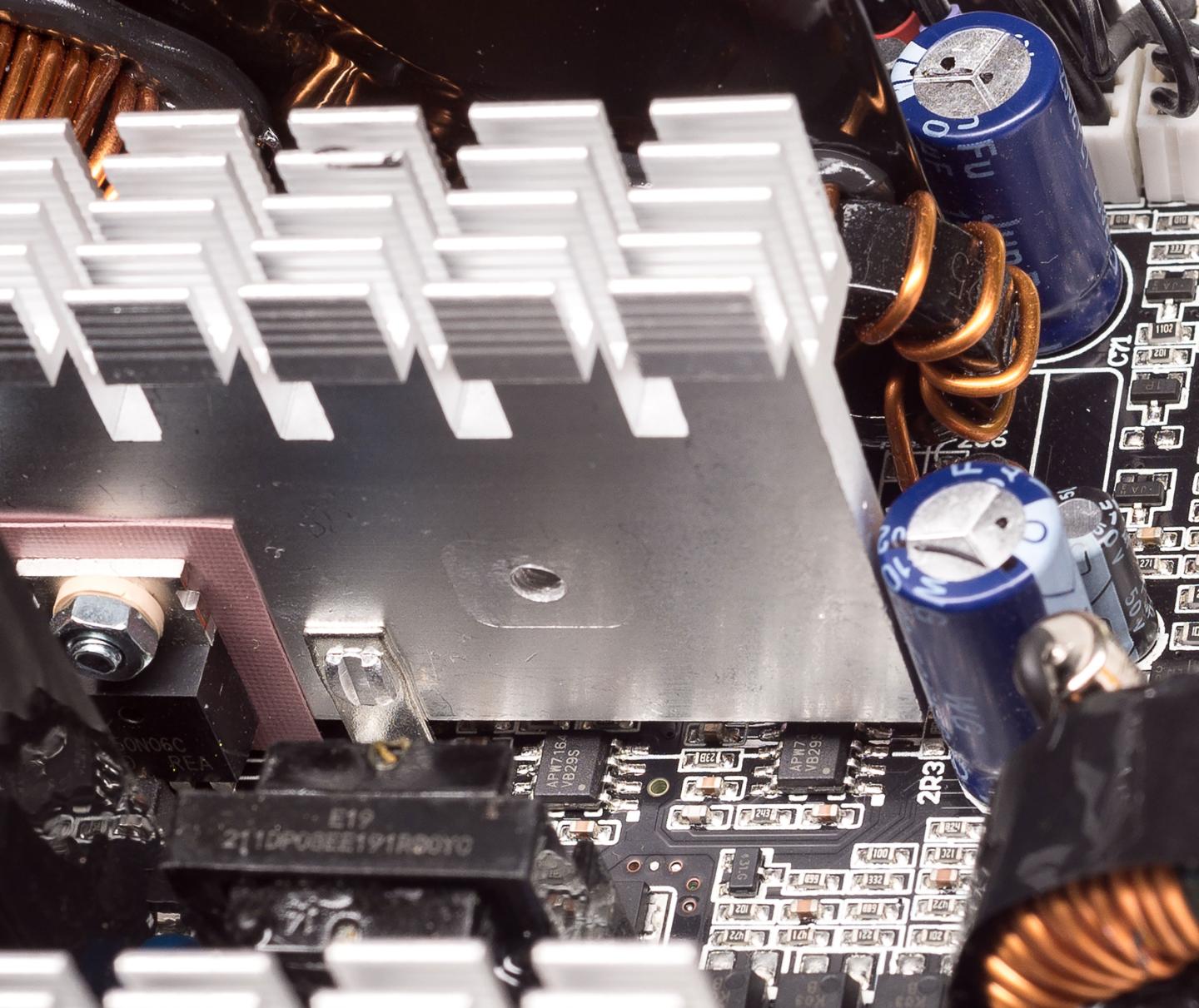 Обзор и тестирование «бронзового» блока питания Chieftec VITA SM3 BPX-850-C с поддержкой видеокарт PCIe 5.0 и мощностью 850 Вт