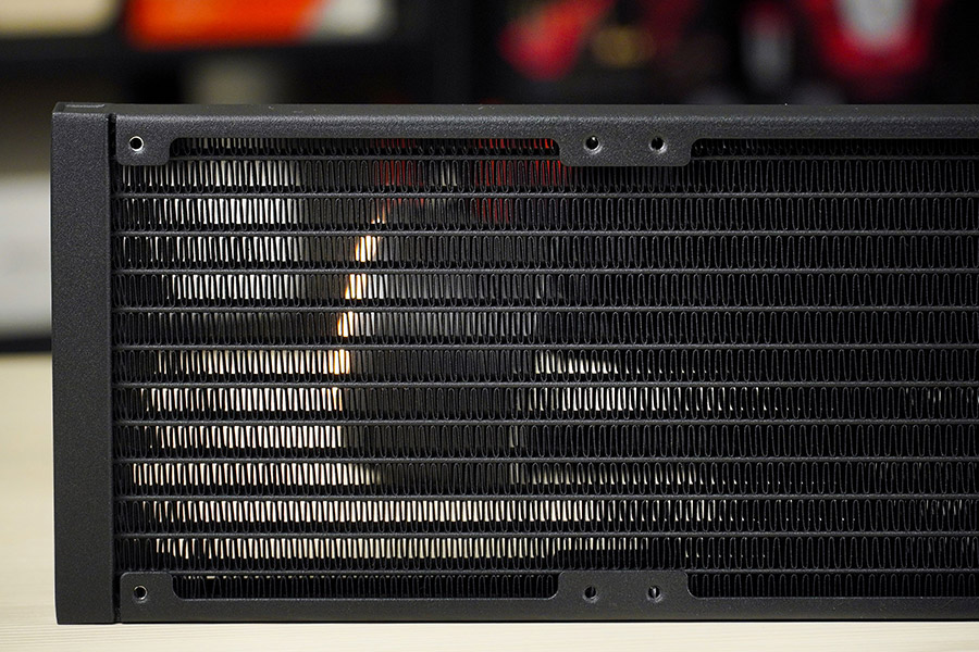 MSI MAG CoreLiquid E360 та MAG CoreLiquid E240