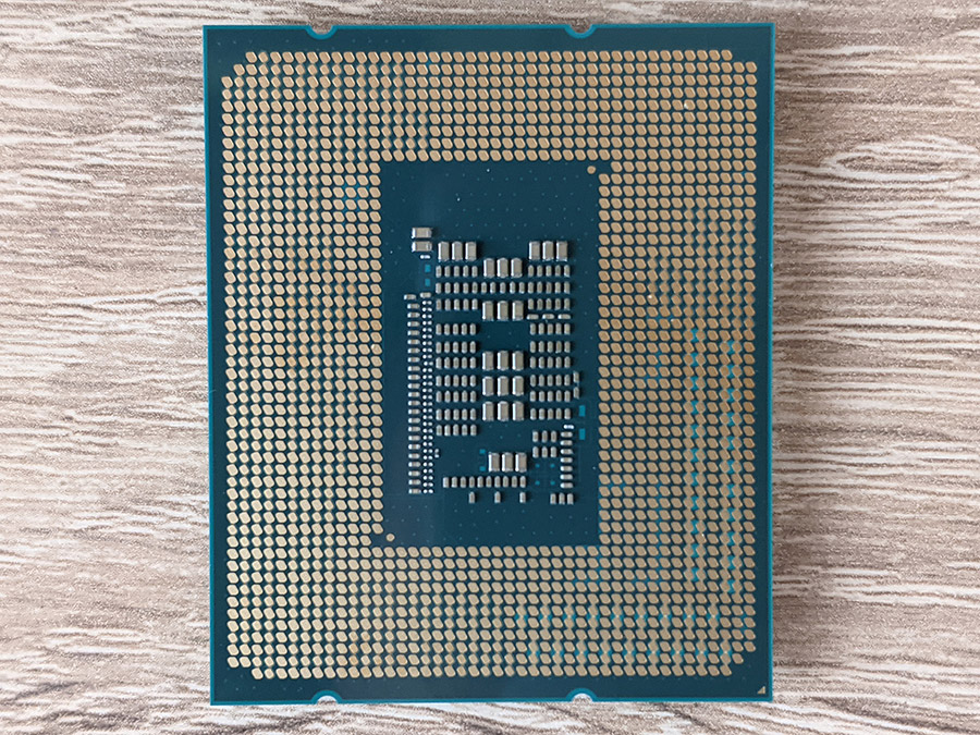 Intel Core i3-12100F