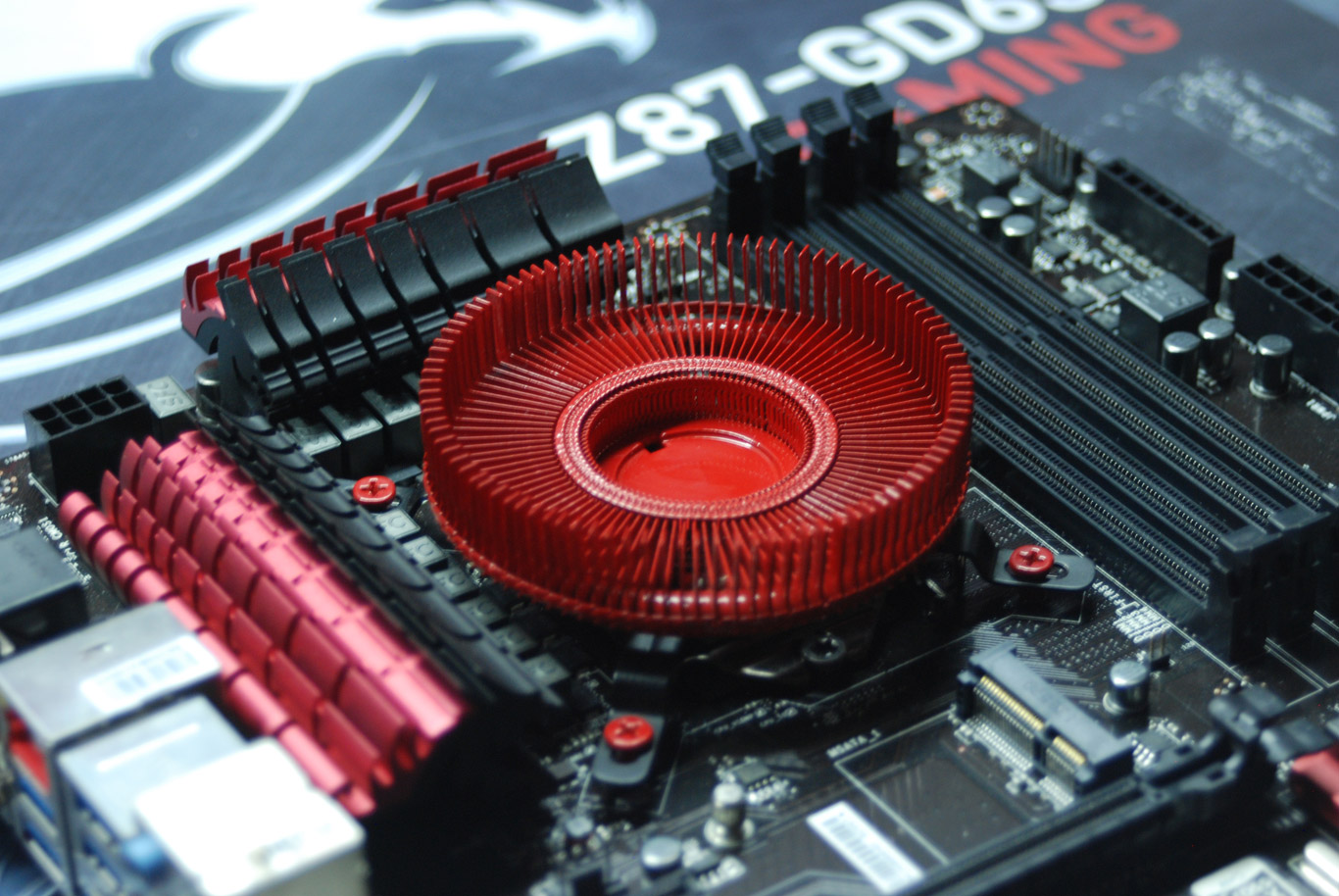 Msi spatium. MSI 749. MSI Technology. МСИ сверху. MSI ology the Ultimate.