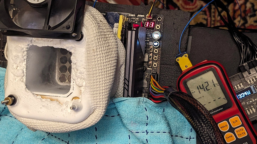 ASUS ROG Maximus Z790 Apex Encore