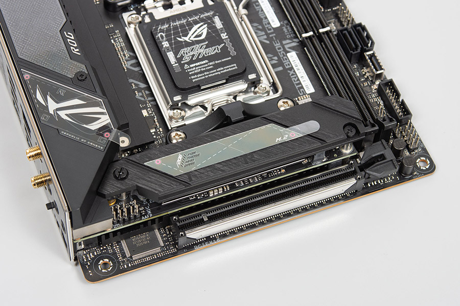 ASUS ROG Strix B650E-I Gaming WIFI