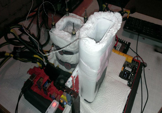 Radeon HD 4890 — 1300 МГц по чипу Radeon HD 4890 — 1300 МГц по чипу