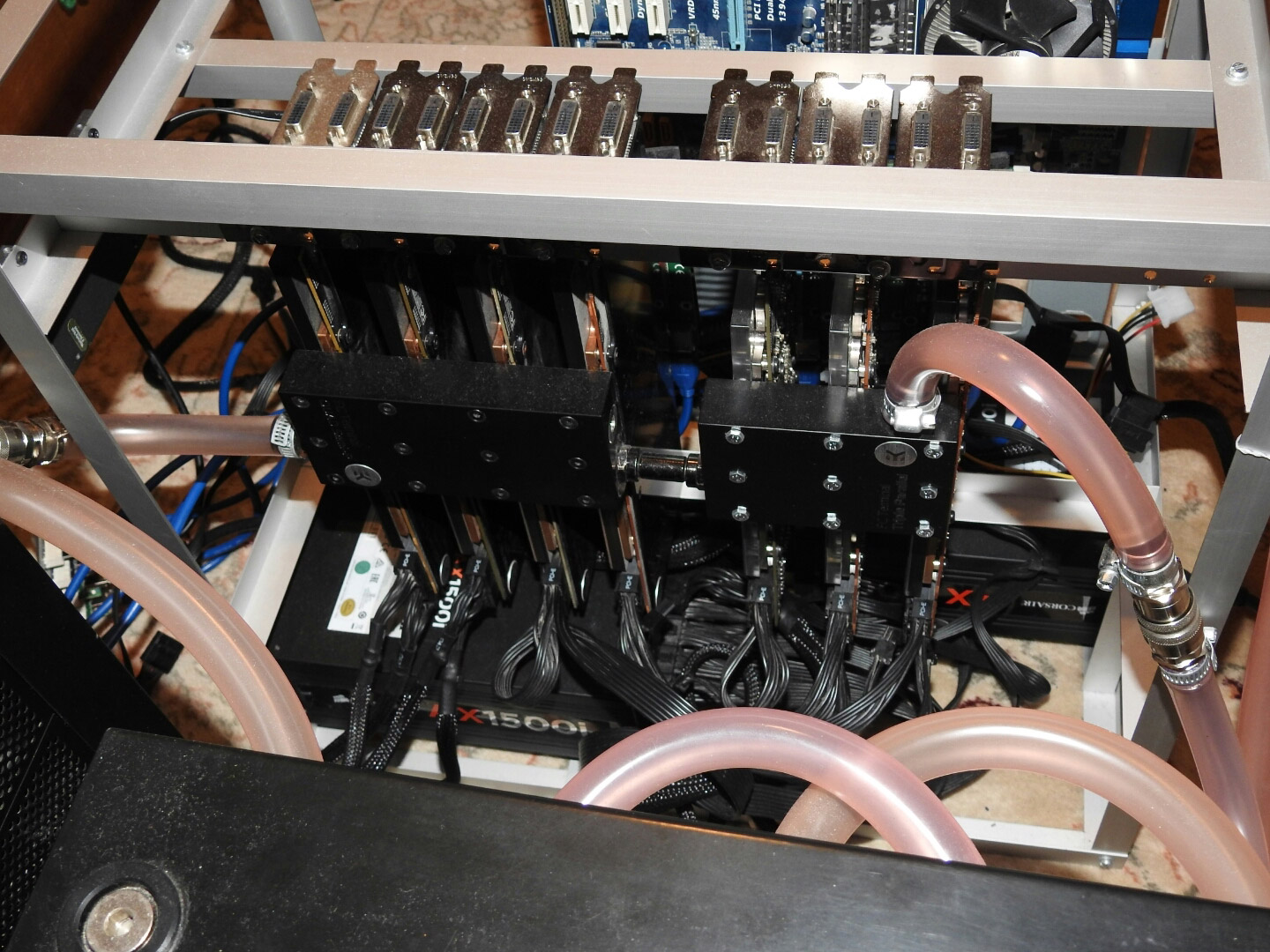 Поддержка 8 видеокарт. Поддержка 8 видеокарт. Поддержка 8 видеокарт. Риг 1660 super. Rx 570 8 gb риг майнинг.