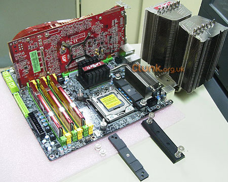 DFI выйдет на рынок систем охлаждения с огромным суперкулером