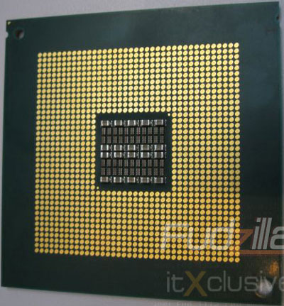 80-ядерный процессор Intel - тыльная сторона