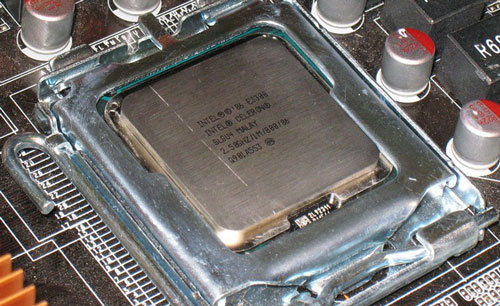 Intel Celeron E3300 Intel Celeron E3300