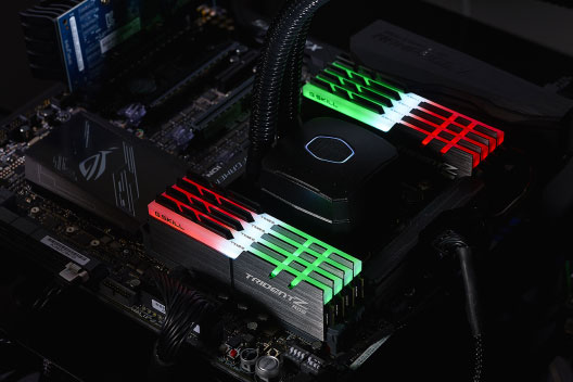 Комплект памяти G.Skill Trident Z RGB DDR4-3333