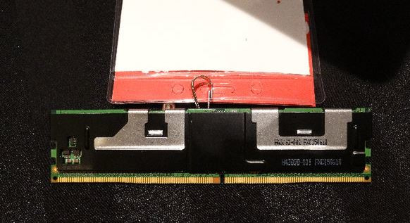 Модули Intel Optane NVDIMM на базе 3D XPoint