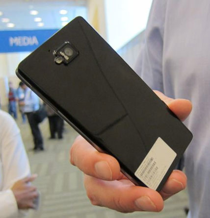 Смартфон Intel