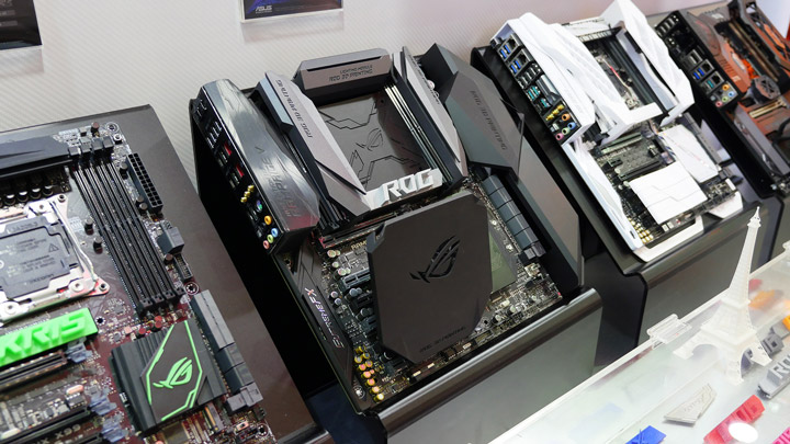 Asus ROG «Make It Your Own»